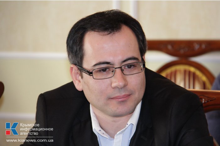 Крымский премьер встретился с творческой интеллигенцией АРК