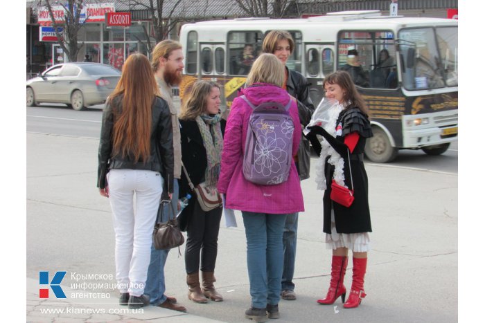 В Симферополе прошла акция «Счастливые объятия»