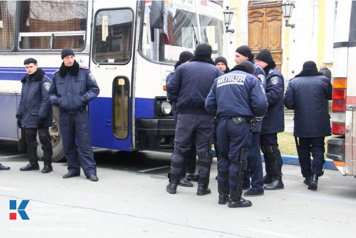 В Симферополе начался массовый митинг