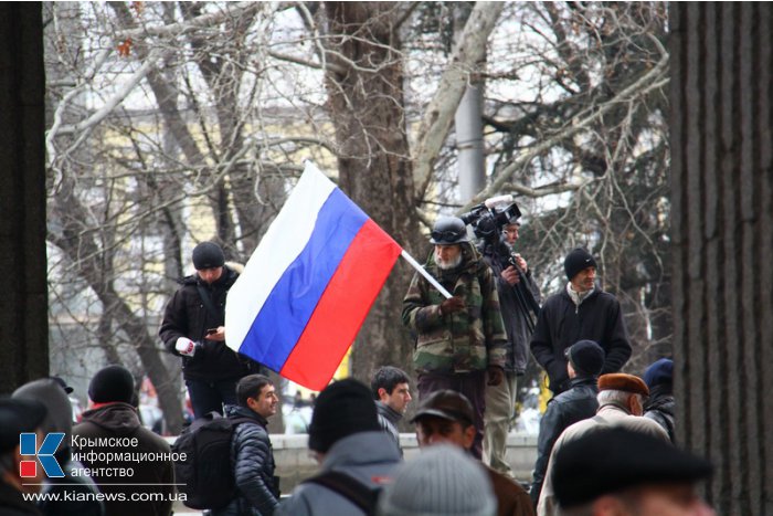 В Симферополе начался массовый митинг