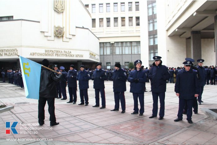 В Симферополе начался массовый митинг