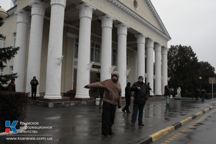 Военные обеспечивают безопасность в аэропорту Симферополя, – служба безопасности аэропорта