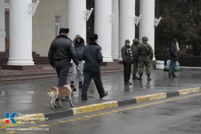 Военные обеспечивают безопасность в аэропорту Симферополя, – служба безопасности аэропорта