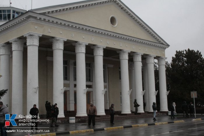 Военные обеспечивают безопасность в аэропорту Симферополя, – служба безопасности аэропорта