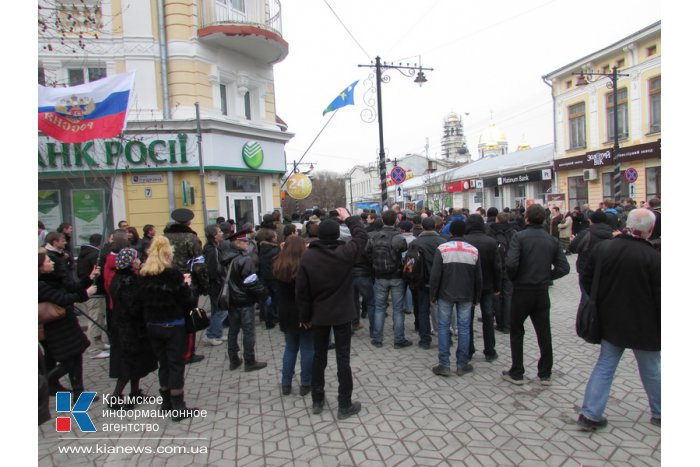 В Симферополь для поддержания боевого духа приехали севастопольцы