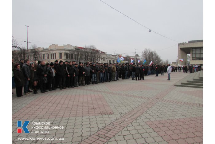 Симферополь взяли под охрану народные дружины