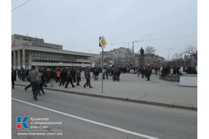 Симферополь взяли под охрану народные дружины