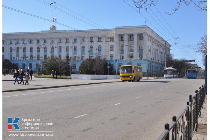 Центральные улицы Симферополя открыли для проезда