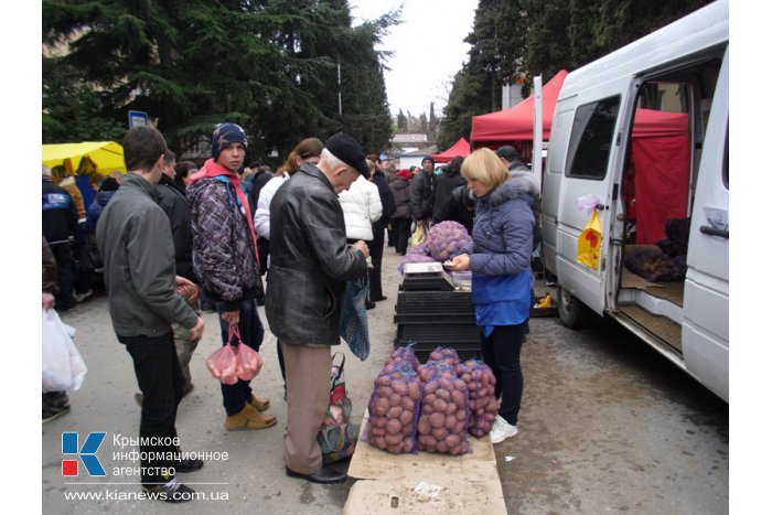 В Алуште провели первую весеннюю ярмарку 