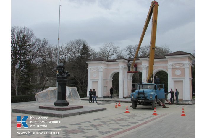 Реконструкция площади перед парком Шевченко в Симферополе подходит к концу