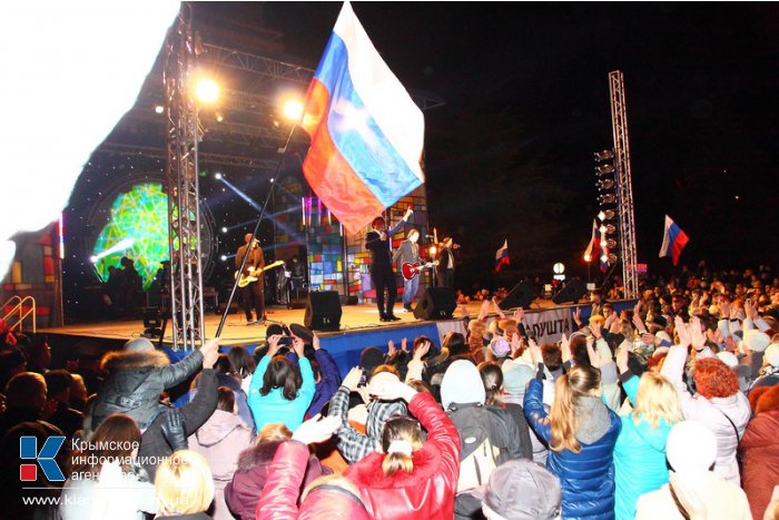 В Алуште провели концерт в поддержку референдума