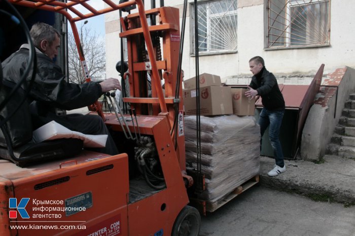 Детская больница в Симферополе получила гуманитарную помощь от Владимирской области