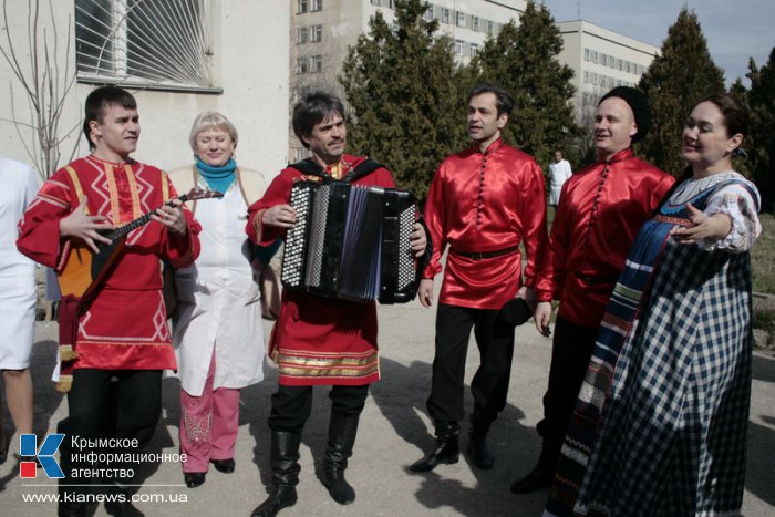 Детская больница в Симферополе получила гуманитарную помощь от Владимирской области