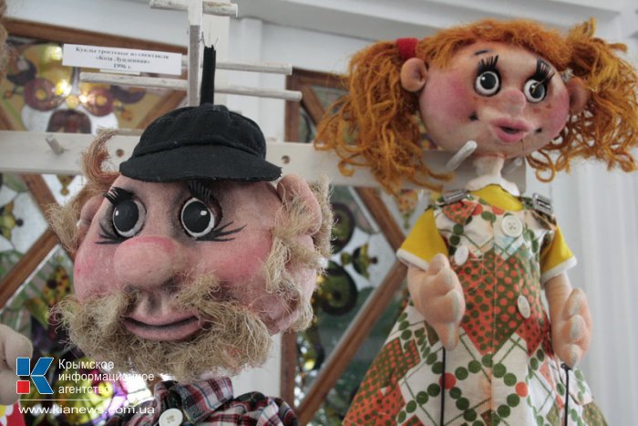 В Симферополе открылась выставка театральных кукол