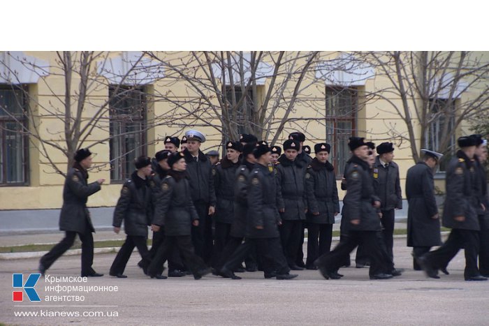 Над Нахимовским училищем в Севастополе подняли российский флаг