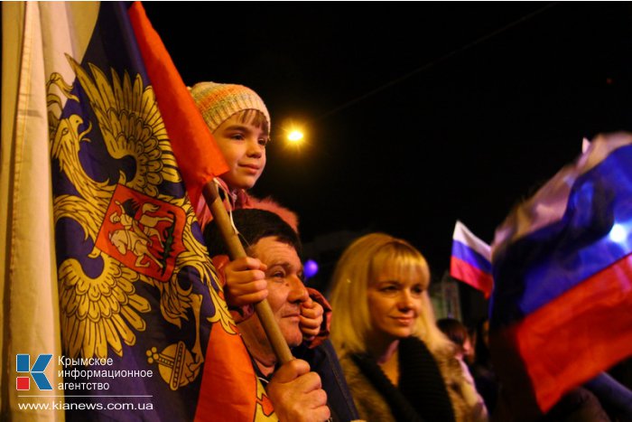 В Симферополе залпами салюта отметили присоединение Крыма к России