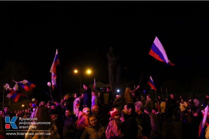 В Симферополе залпами салюта отметили присоединение Крыма к России