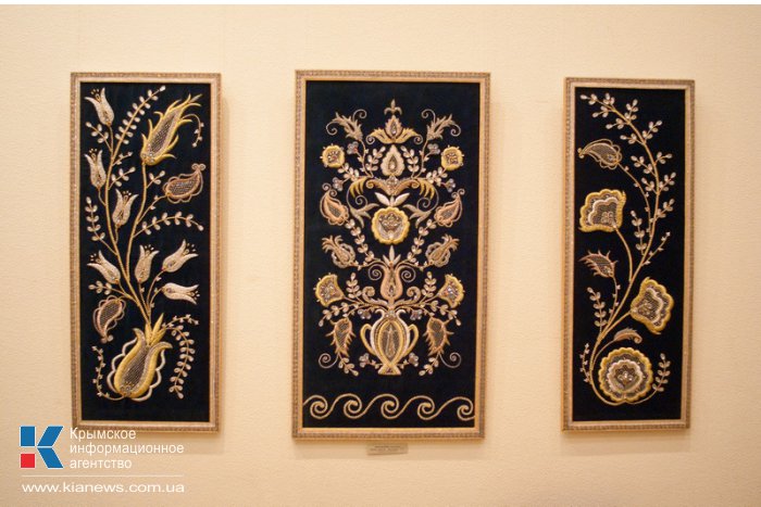 В Севастополе открылась выставка крымскотатарского прикладного искусства