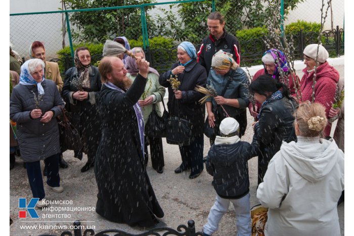 Православные Севастополя отметили Вербное воскресенье