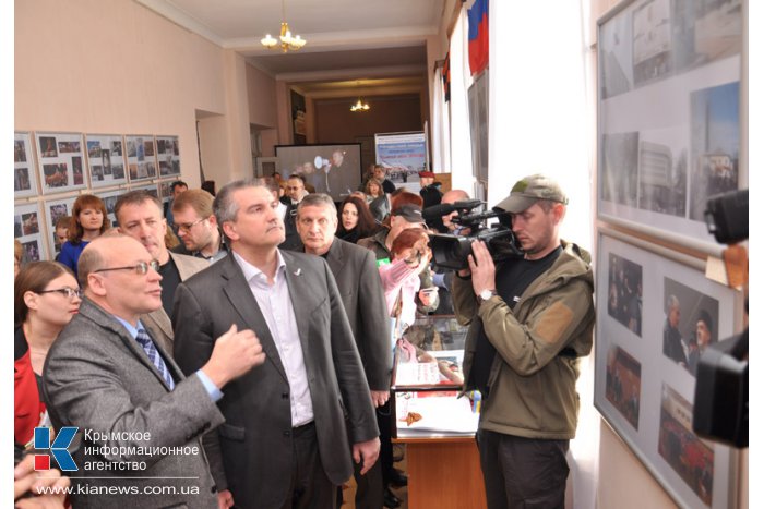 В Симферополе открылась выставка, посвященная событиям «Крымской весны»
