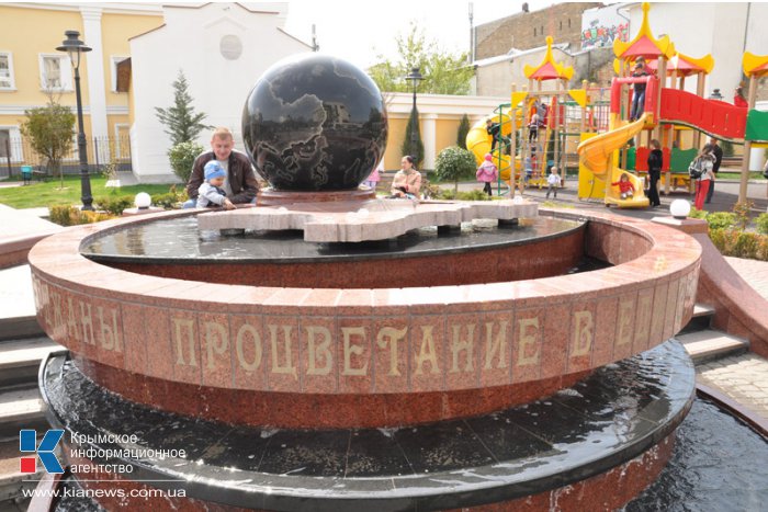 В сквере Республики в Симферополе заработал фонтан