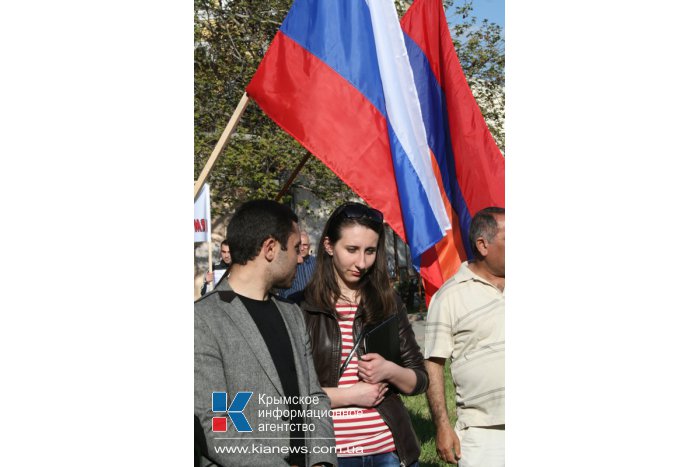 В Симферополе зажгли свечи в память о геноциде армянского народа 