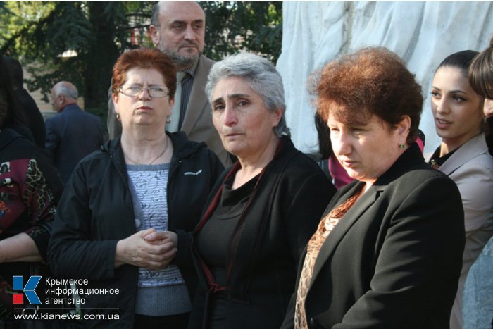 В Симферополе зажгли свечи в память о геноциде армянского народа 