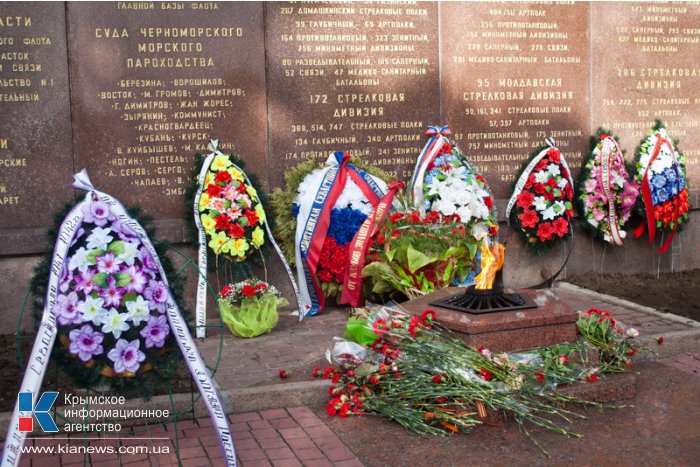 В Севастополе почтили память военных журналистов