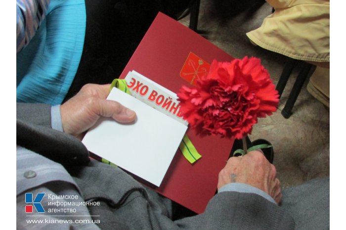 В Симферополе ветеранам-блокадникам вручили памятные знаки