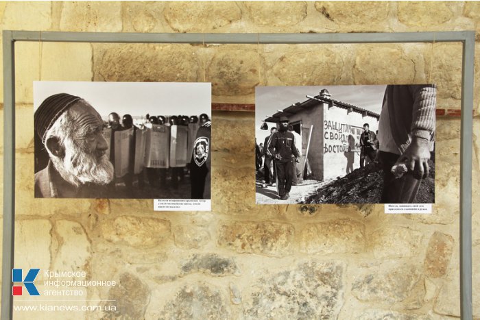 В Бахчисарае открылась фотовыставка ко Дню памяти жертв депортации