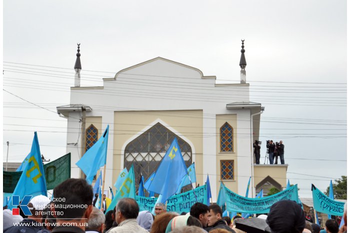 В Симферополе провели траурный митинг ко Дню памяти жертв депортированных