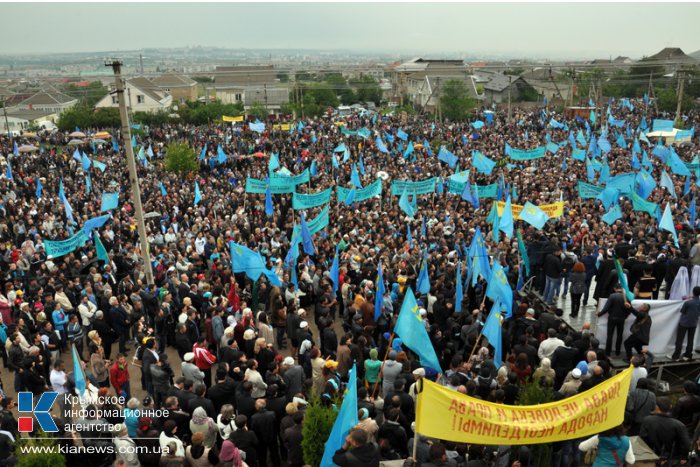 В Симферополе провели траурный митинг ко Дню памяти жертв депортированных