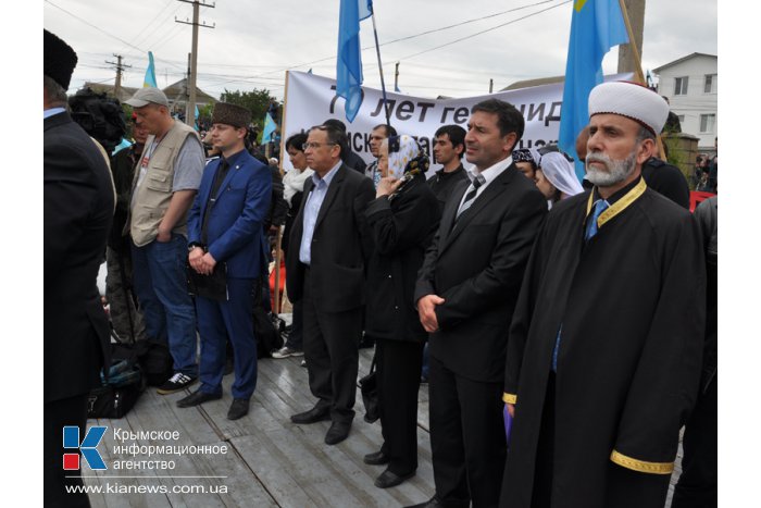 В Симферополе провели траурный митинг ко Дню памяти жертв депортированных