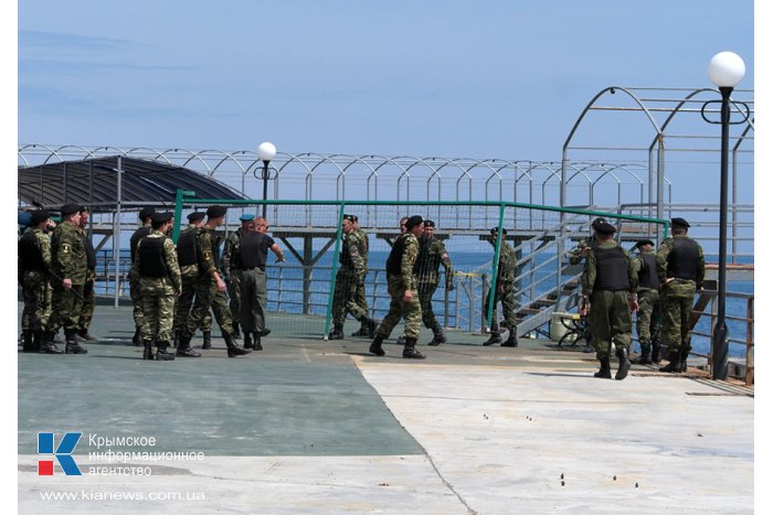 На пляже в Кореизе снесли незаконный забор 