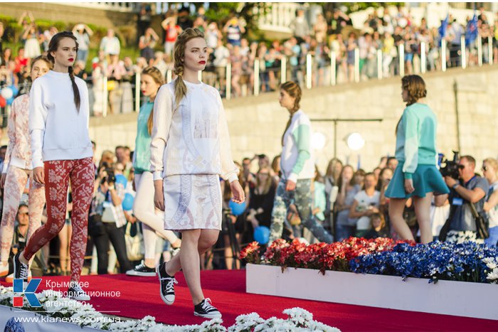 В Севастополе состоялся модный показ «Русская весна»