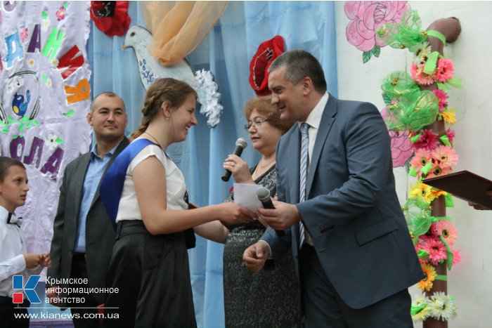 Крымский премьер поздравил воспитанников школы-интерната с окончанием учебного года
