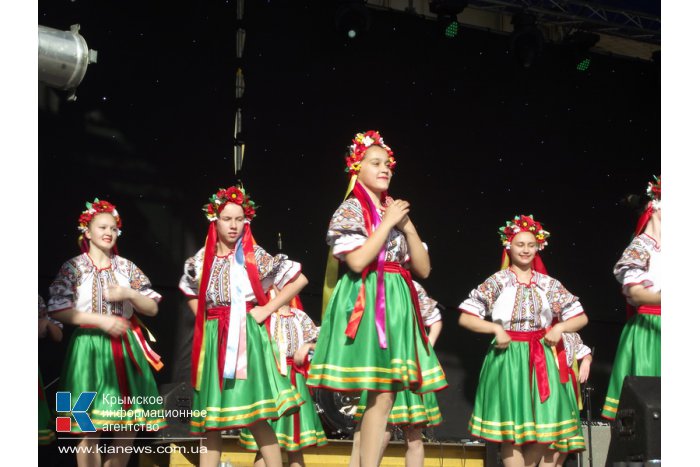 В Симферополе выступили вокальные и танцевальные коллективы