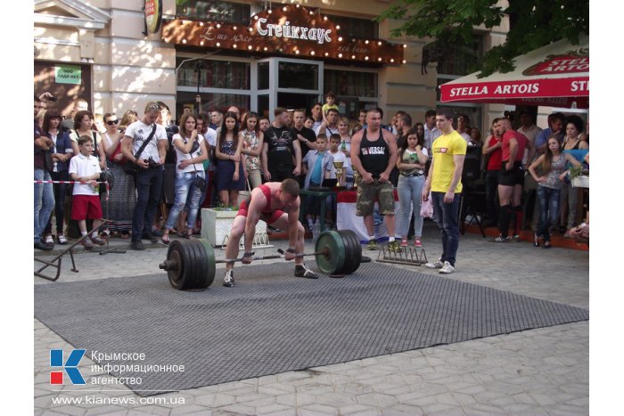 В День города симферопольцы померялись силой