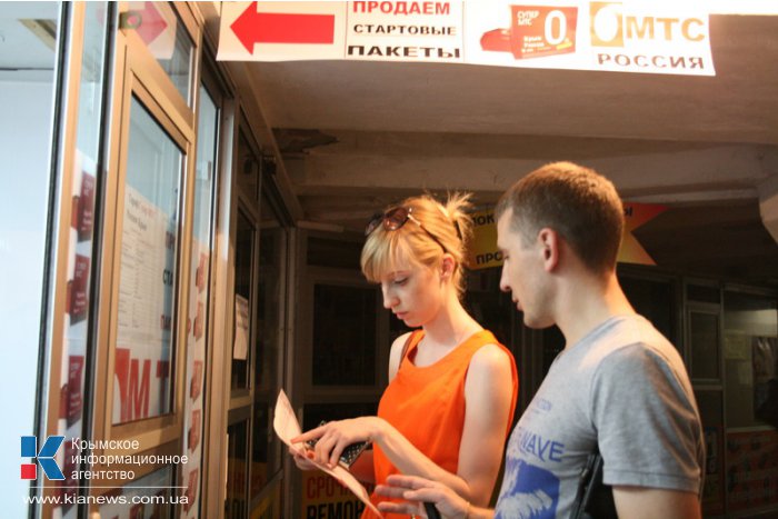 Симферопольцы продолжают активно скупать российские сим-карты
