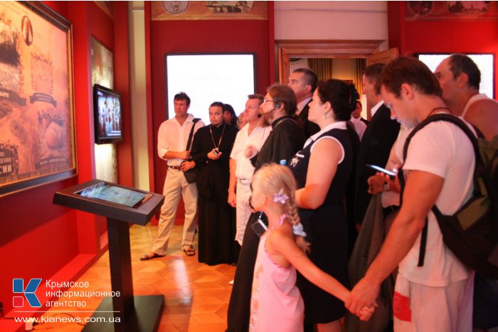 В Ливадийском дворце представили Романовых в 3D
