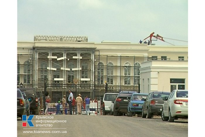 В Севастополе обрушилась крыша Нахимовского училища