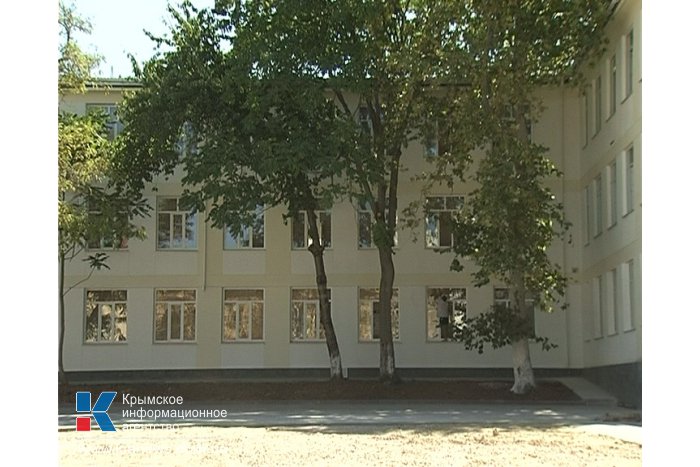В Севастополе отремонтировали фасад школы 