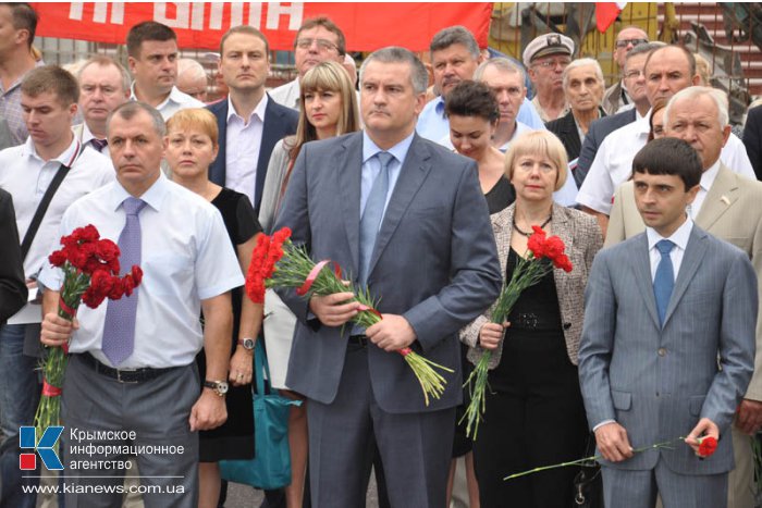 В Симферополе почтили память воинов, павших в Крымской войне