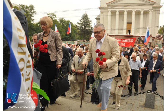 В Симферополе почтили память воинов, павших в Крымской войне