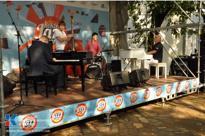 Фестиваль «Koktebel Jazz Party» открылся джем-сейшном пианистов