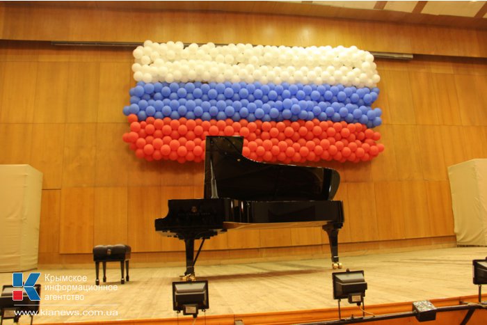 Симферопольскому музучилищу подарили рояль «Стейнвей»