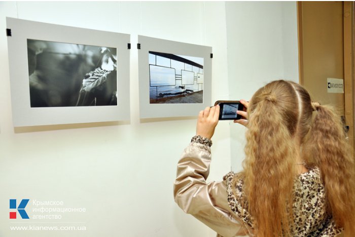 В Симферополе открылась фотовыставка, посвященная лету