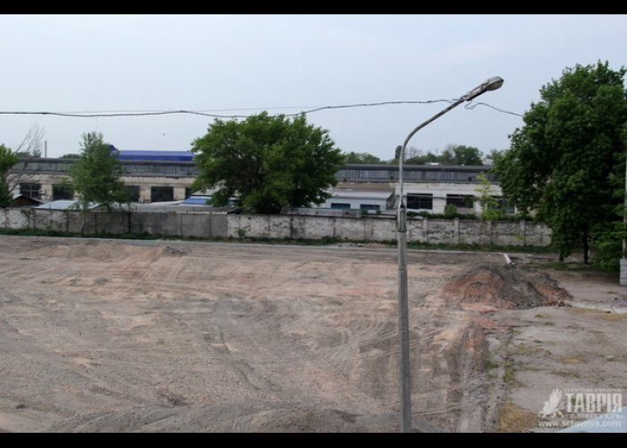 В Симферополе начали строить новое футбольное поле
