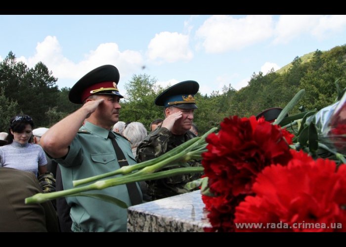 Крымский спикер открыл в Симферопольском районе отреставрированный памятник 