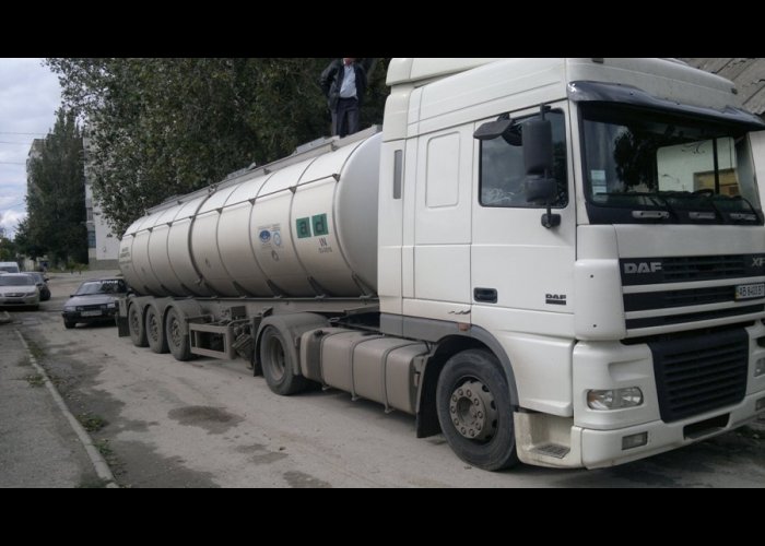 В Крыму задержали автомобиль с более 30 тыс. литров спирта